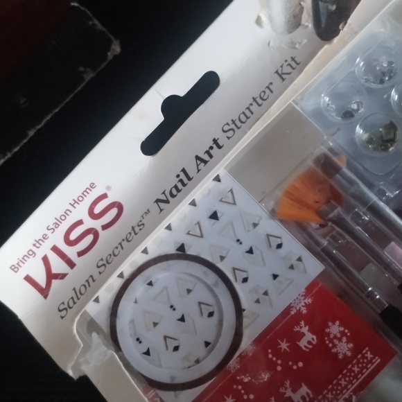 CHRISTMAS #10 PRICE REDUCED PC KISS NAIL ART  NIB=NWT - Picture 2 of 16